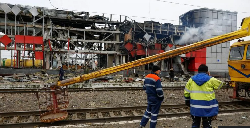 谈判桌与巡航导弹：美乌对话取得突破，莫斯科以大规模空袭回应