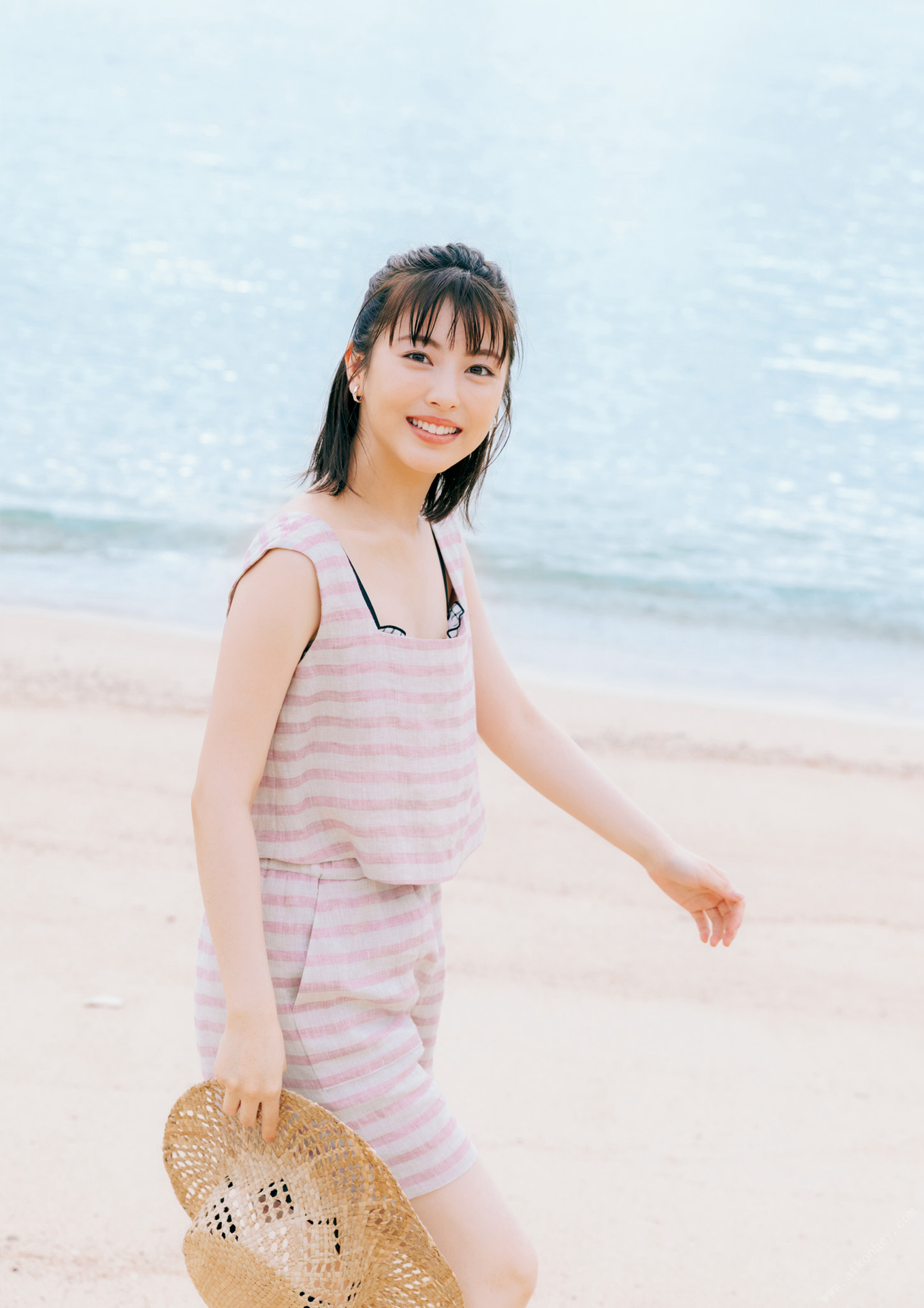 電子書籍限定カット付き！浜辺美波写真集２０（共142张高清大图）