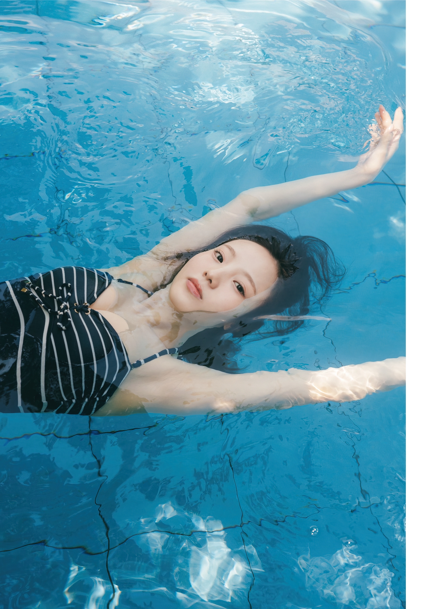 【電子書籍限定カット付き！】本田真凜１ｓｔ写真集　ＭＡＲＩＮ（共172张高清图）