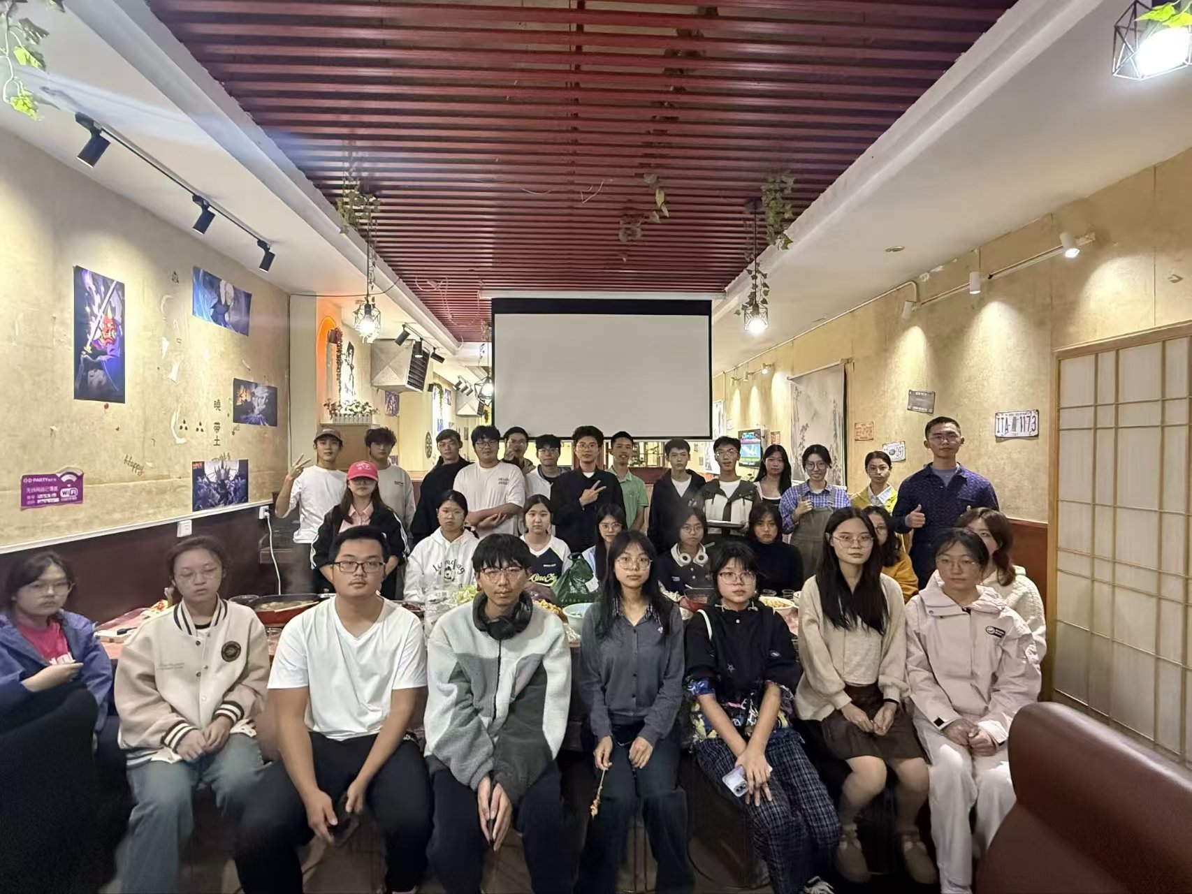 班级首次破冰团建合照